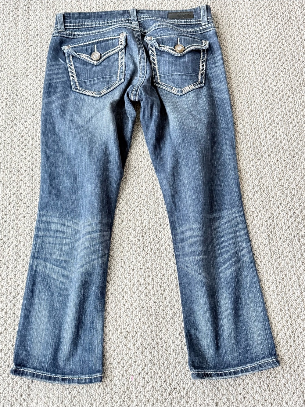 Daytrip Women's Light Blue Capri Low rise Jeans with Contrast Stitching - Picture 2 of 7
